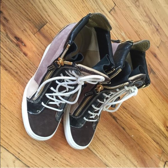 GZ's high top sneaker - Picture 1 of 4