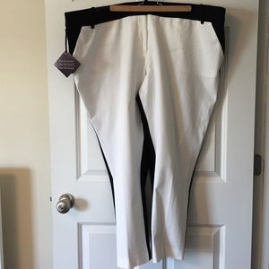 Size 26 Ava & Viv cropped color blocked pant.