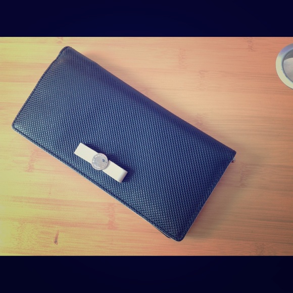 Marc Jacobs black wallet - like new