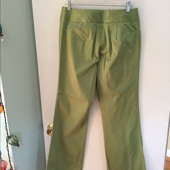 Truly amazing green slacks with some stretch - Picture 2 of 5