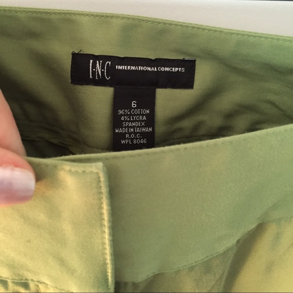 Truly amazing green slacks with some stretch - Picture 3 of 5