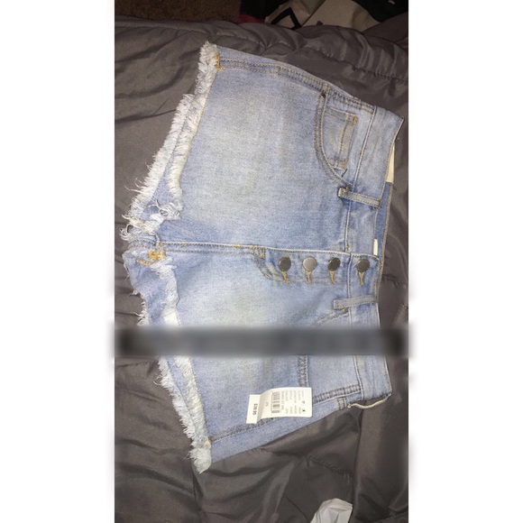 ✨ Nwt, High waisted denim shorts