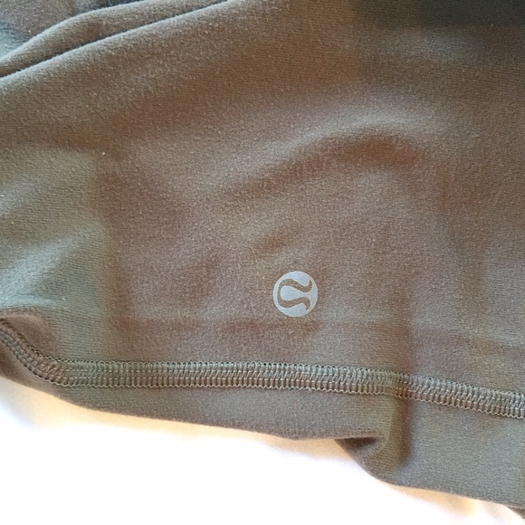Size 4 Lululemon Roll-over Waistband Crops - Picture 3 of 4