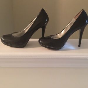 JS Black Patent Leather Pumps