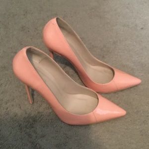 Pink pumps