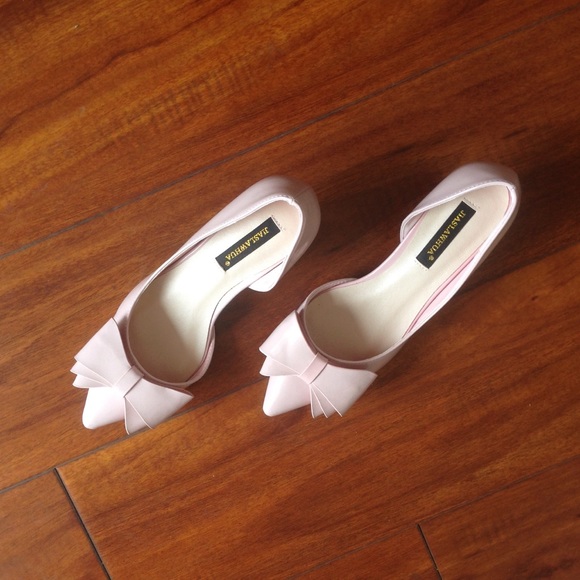 Shoe - Picture 3 of 4