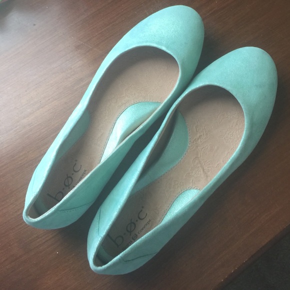 Born mint green flats
