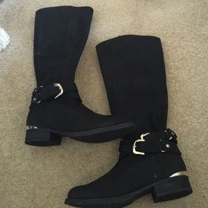 Steve Madden NWOT black boots with gold detailing
