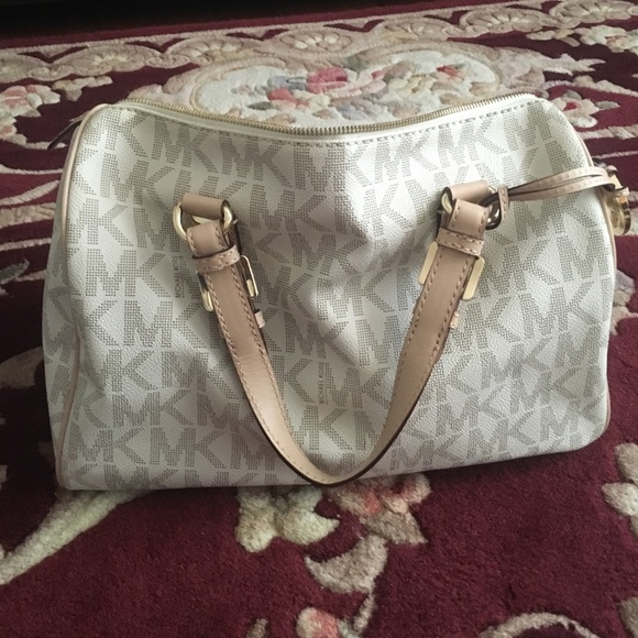 Brand new Micheal Kors bag!!! - Picture 1 of 1