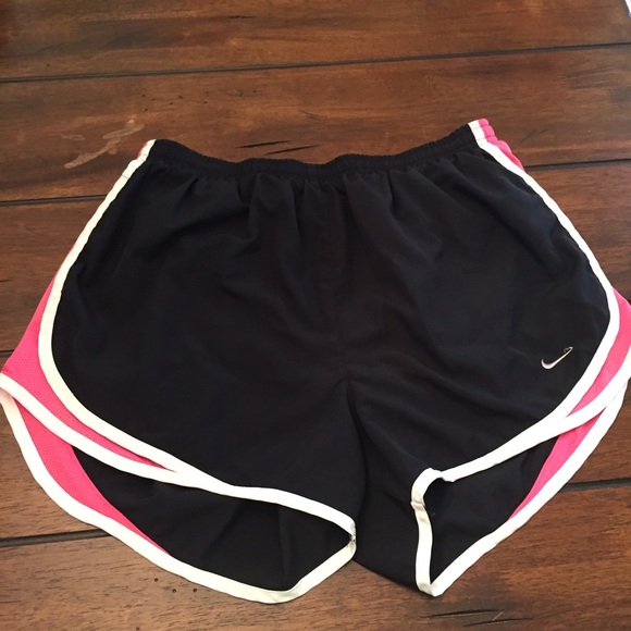 Nike Women's Tempo shorts. Size L (12-14)