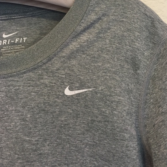 Nike Tops - Nike Dri- Fit gray heathered work out too shirt Nike Tops - Nike Dri- Fit gray heathered work out too shirt
