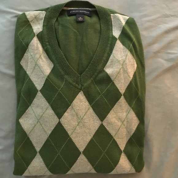 Banana Republic vneck argyle sweater