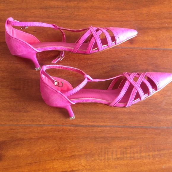 Shoe - Picture 3 of 4