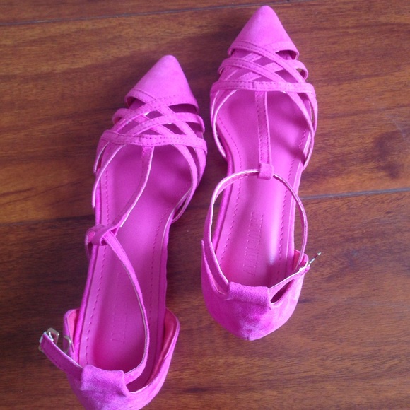 Shoe - Picture 4 of 4