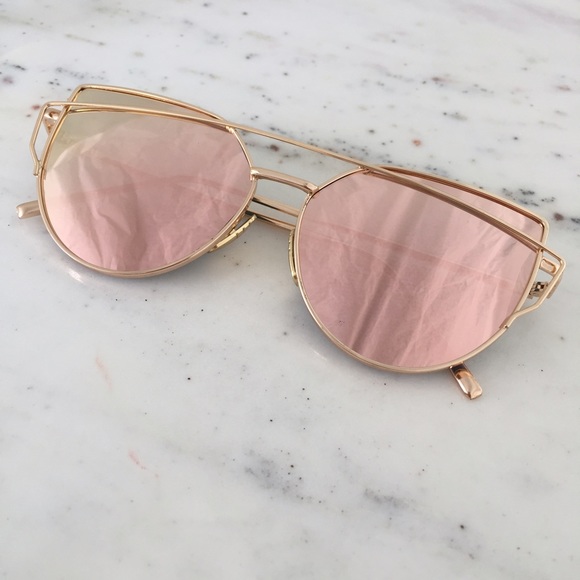 "Natalie" Sunglasses || Rose Gold Mirror Cat Eye - Picture 2 of 6