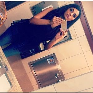 Meet your Posher, Khalida