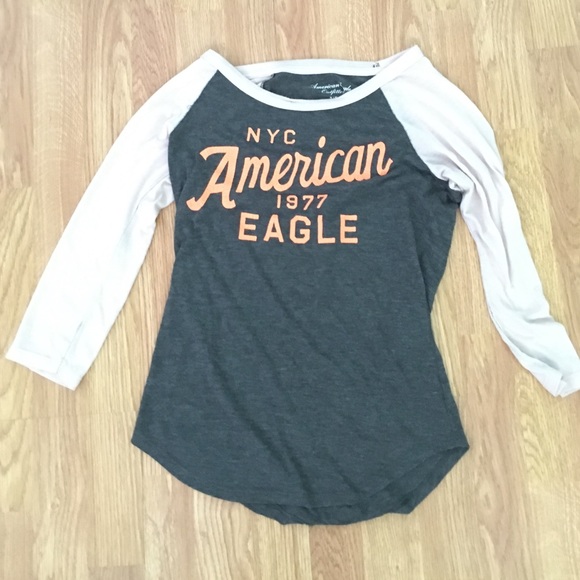 Stretchable Henley super soft, only worn TWICE