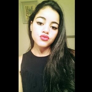 Meet your Posher, Alejandra