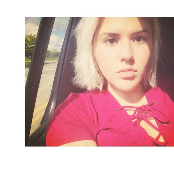 Meet your Posher, Claudia