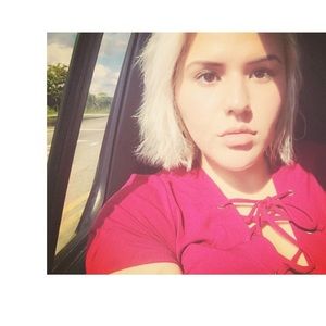 Meet your Posher, Claudia