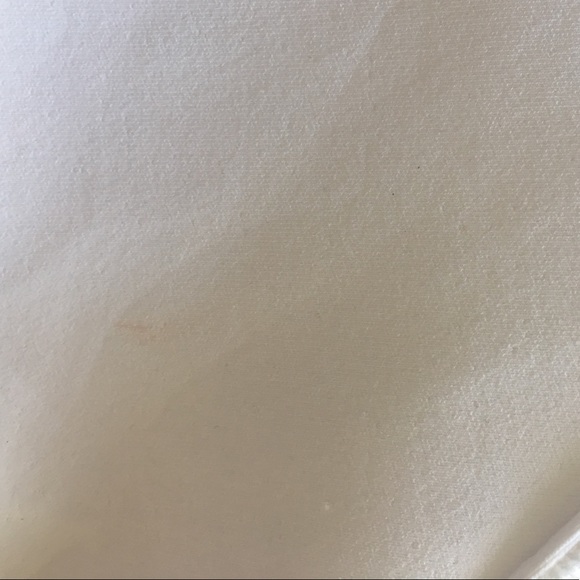 Meet your Posher, Lauren - Picture 4 of 4