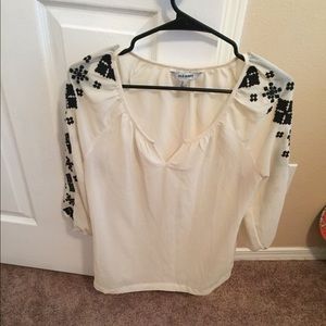 Old navy Aztec print off white blouse