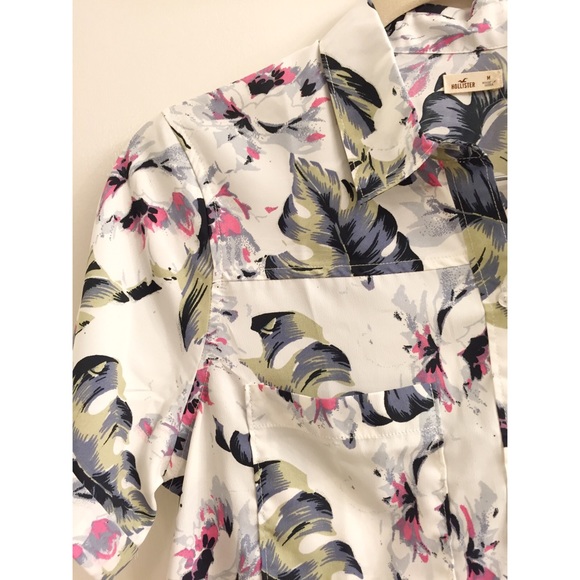 🌴Button Down Beach Print Crop Top🌴