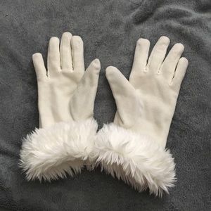 Belkin soft white gloves