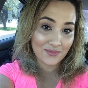 Meet your Posher, Danielle