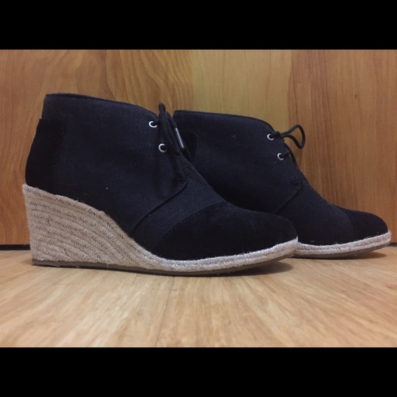 TOMS | Desert Wedges | Suede Black Burlap | 9M