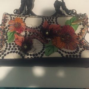 NWOT Floral beaded shoulder bag. PRICE NOT FIRM