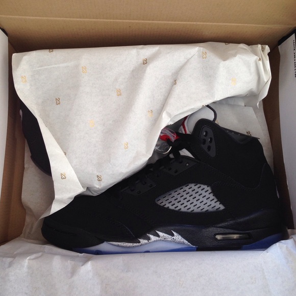 🆕 Nike Jordan 5 Retro
