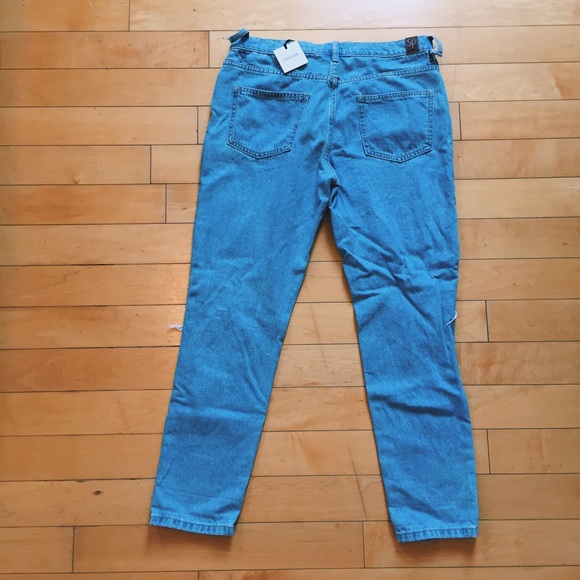 🚨 Sneak Peek Ripped / Distressed Jeans 🚨 - Picture 2 of 3