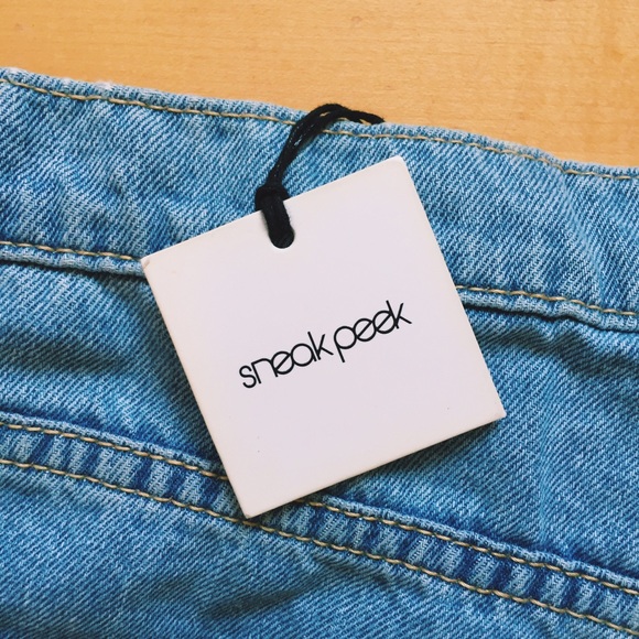 🚨 Sneak Peek Ripped / Distressed Jeans 🚨 - Picture 3 of 3