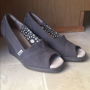 Grey toms wedges