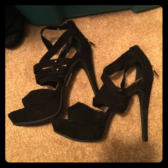 Black strappy dolce vita 4 inch heels