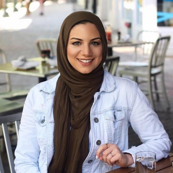 Meet your Posher, Lema