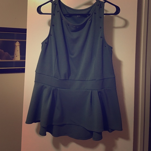 Cute top.