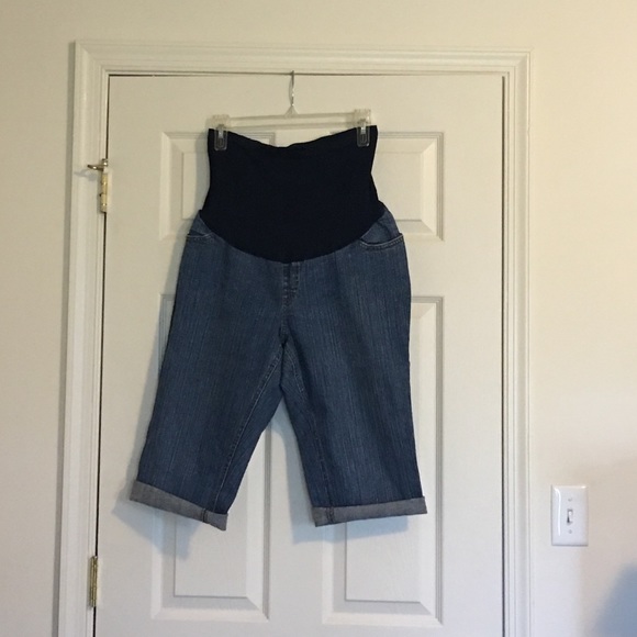 Motherhood Maternity Capri Jeans