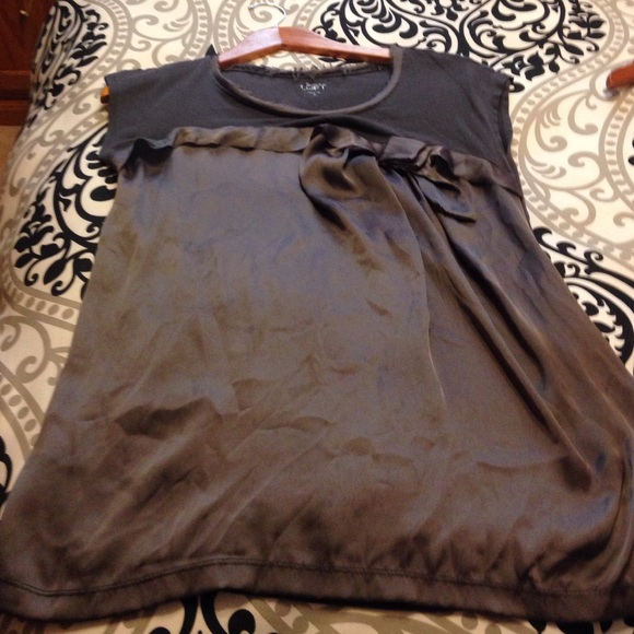 Ann Taylor Loft tee