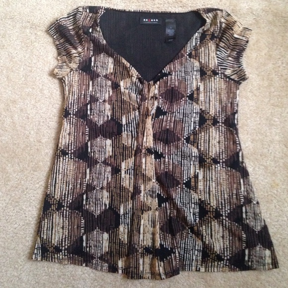 Short sleeve dress shirt.