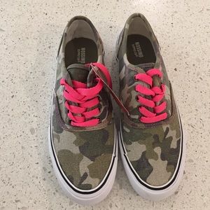 Mossimo sneakers