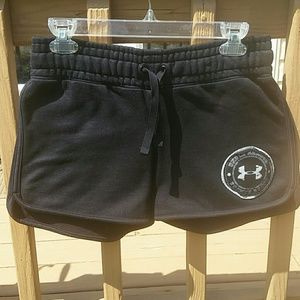 Under Armour shortie shorts