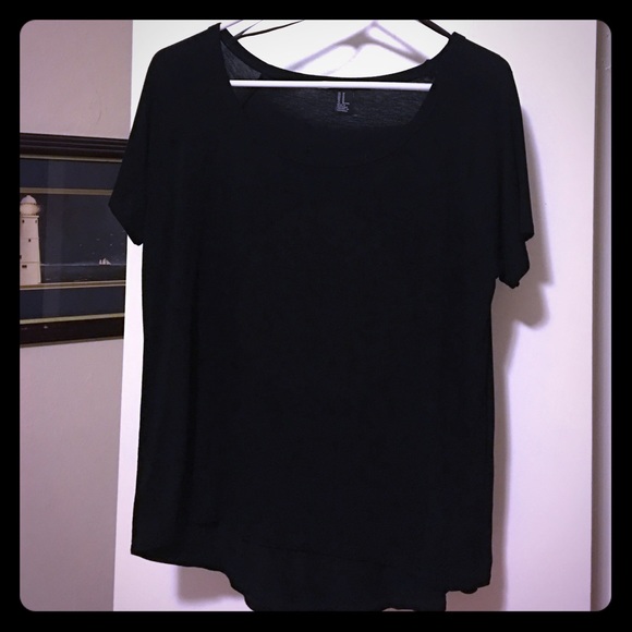 Black scoop neck tee.
