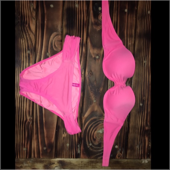 VS bikini 😇 - Picture 1 of 1