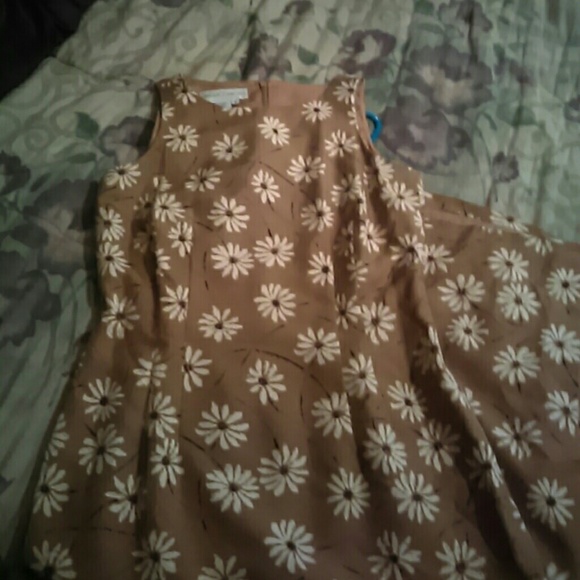 Dress - Picture 2 of 3