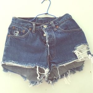Cut off Levis shorts