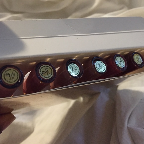 6 pieces Kylie Birthday Edition liquid lipstick - Picture 4 of 4