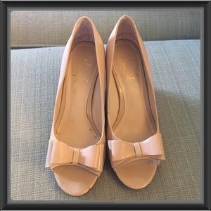 Nude wedges