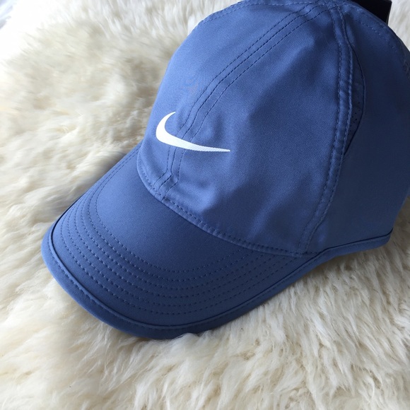 Nike Dri-Fit Featherlight Ocean Fog Cap - Picture 2 of 3
